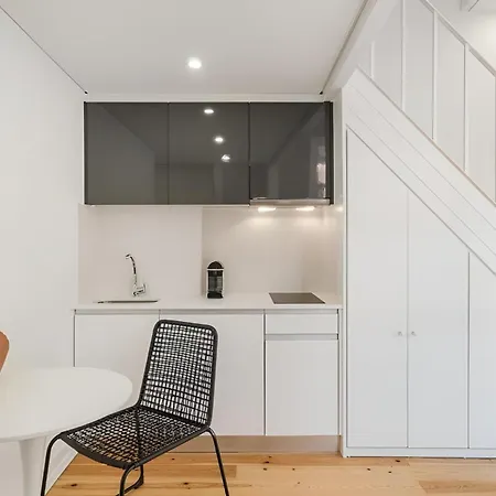 Cozy Retreat By The Center With Balcony Apartament Lizbona