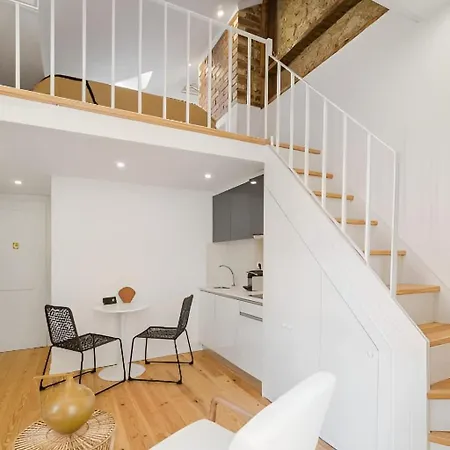 Cozy Retreat By The Center With Balcony Apartament Lizbona