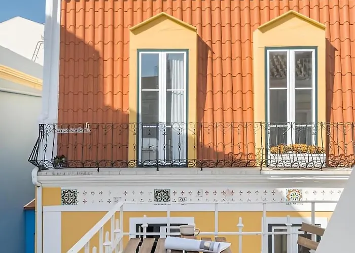 アパート Cozy Retreat By The Center With Balcony