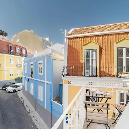 Cozy Retreat By The Center With Balcony * Lissabon